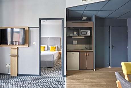 One-Bedroom Apartment (4 Adults)