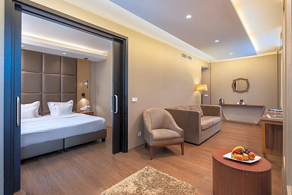Photo 1 of 9 of Suite