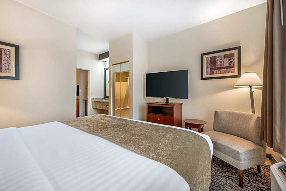 Best Western Plus Louisville Inn And Suites