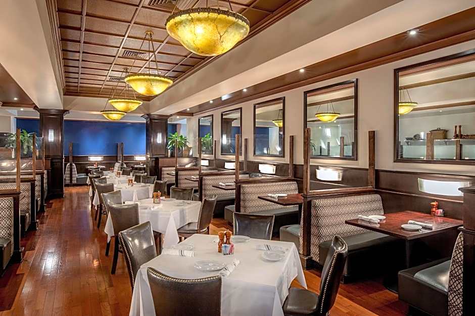 DoubleTree By Hilton Hotel And Conference Center Chicago North Shore