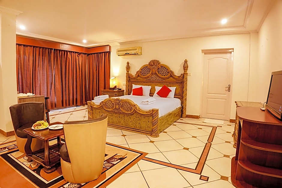Photo 1 of 5 of 1 King Bed Suite