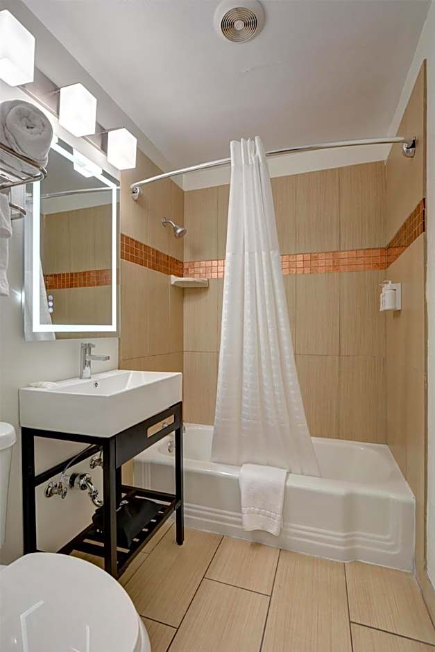 Signature Inn Medford