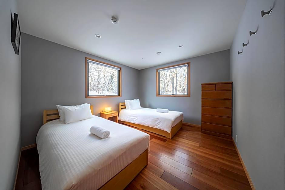Bluebird Chalets by The Hakuba Collection