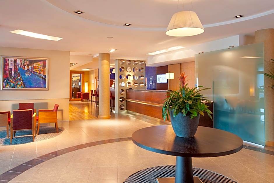 Holiday Inn Express Southampton - M27 J7 By IHG