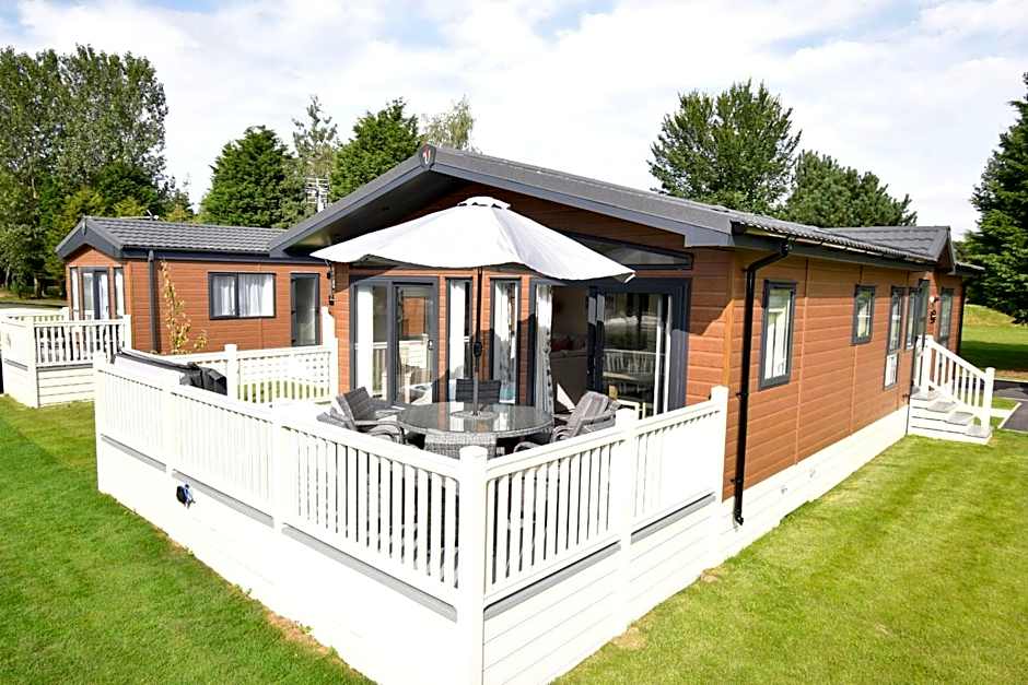 The Crucible lodge with Hot Tub