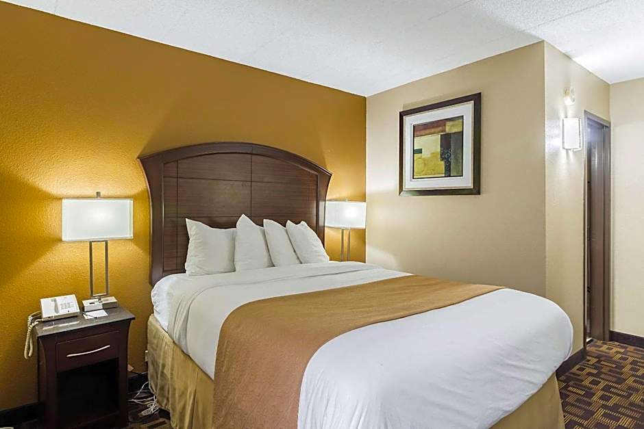 Quality Inn & Suites Arden Hills - Saint Paul North