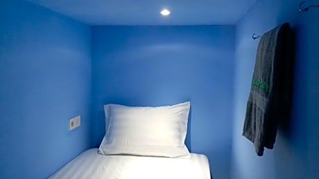 Smart Box with Shared Bathroom