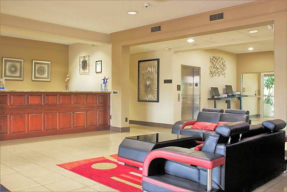 Hawthorn Extended Stay by Wyndham Bloomington