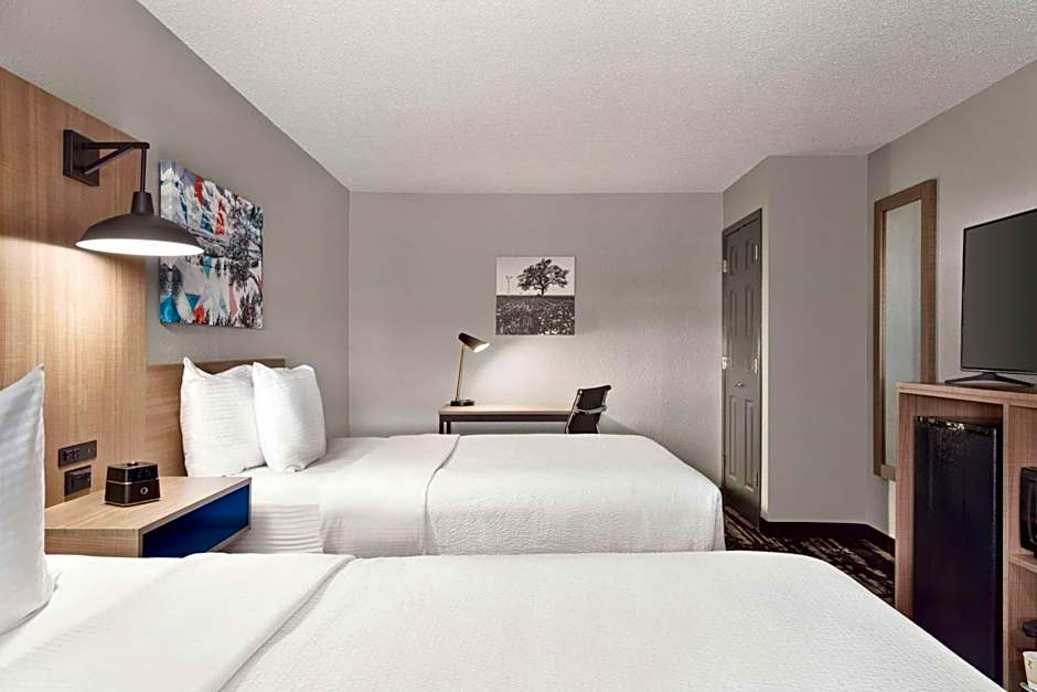 Photo 1 of 6 of Deluxe 2 Double Beds