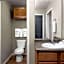 Eagle's Den Suites Kenedy a Travelodge by Wyndham
