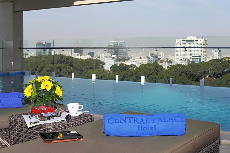 Central Palace Hotel