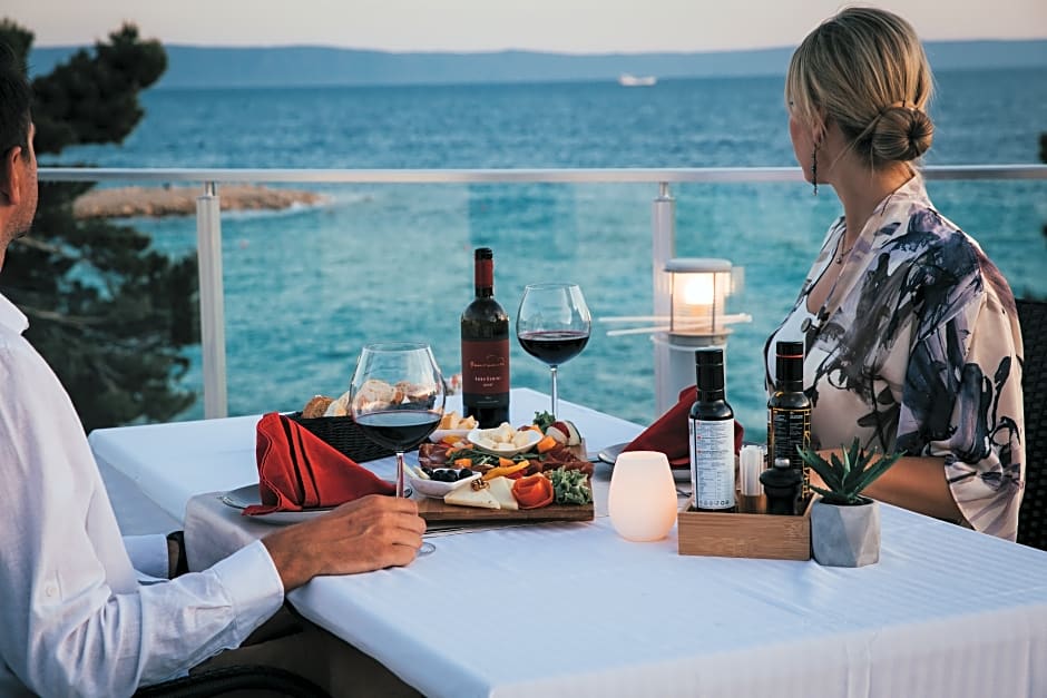 Romana Beach Apartments