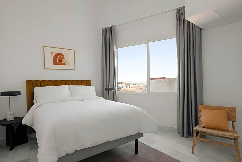 Sonder Santa Ana – Madrid, NC