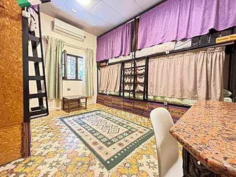 Bed in 6-Bed Mixed Dormitory Room