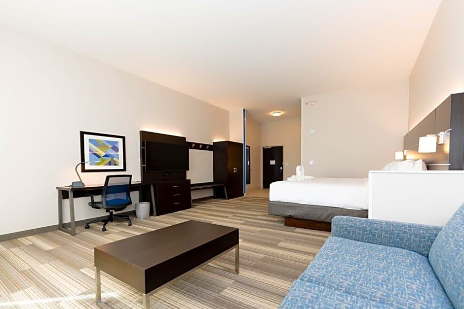 Holiday Inn Express & Suites Franklin - Berry Farms By IHG