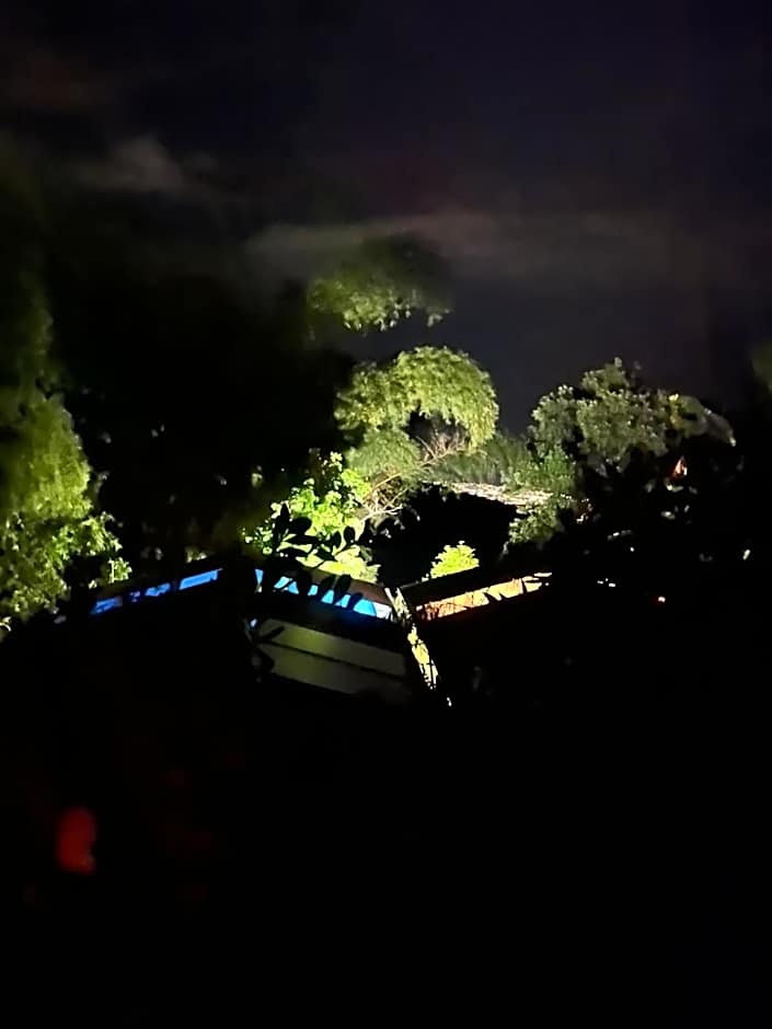 Les Chalets de Marie 974- Jacuzzi SPA privatif dans le chalet , sans vis à vis , vue mer