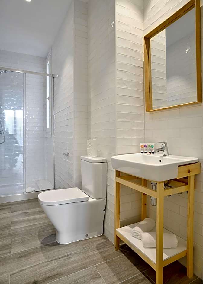 nQn Aparts & Suites Madrid