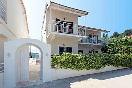 Apartment with Garden View