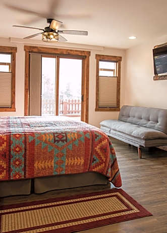 Clear Creek Inn