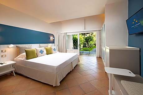 Double Room with Pool View