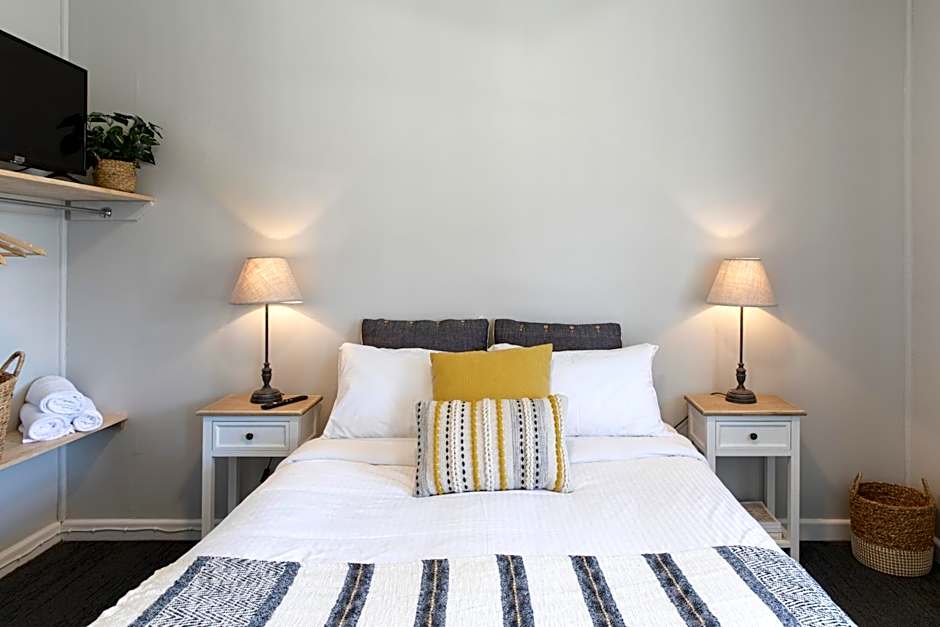 Robertson Public House and Kitchen