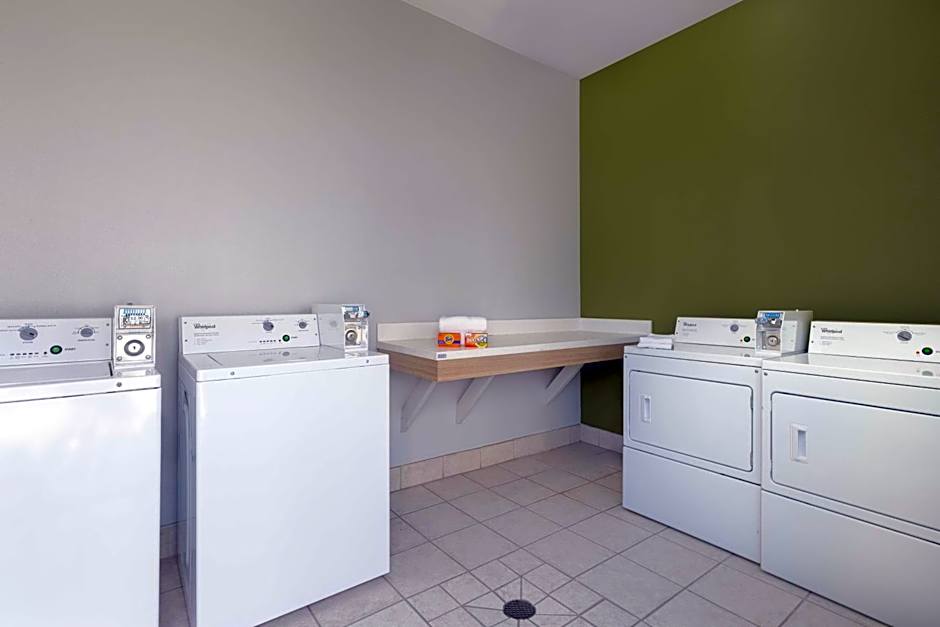 Spark by Hilton Santa Nella