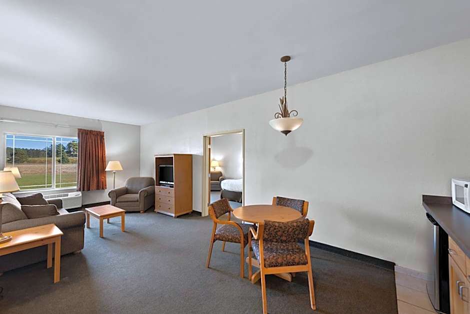 Rodeway Inn & Suites Tomahawk