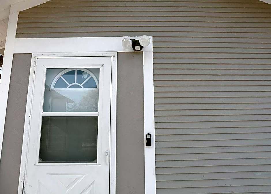 East Side Motel & Cabins