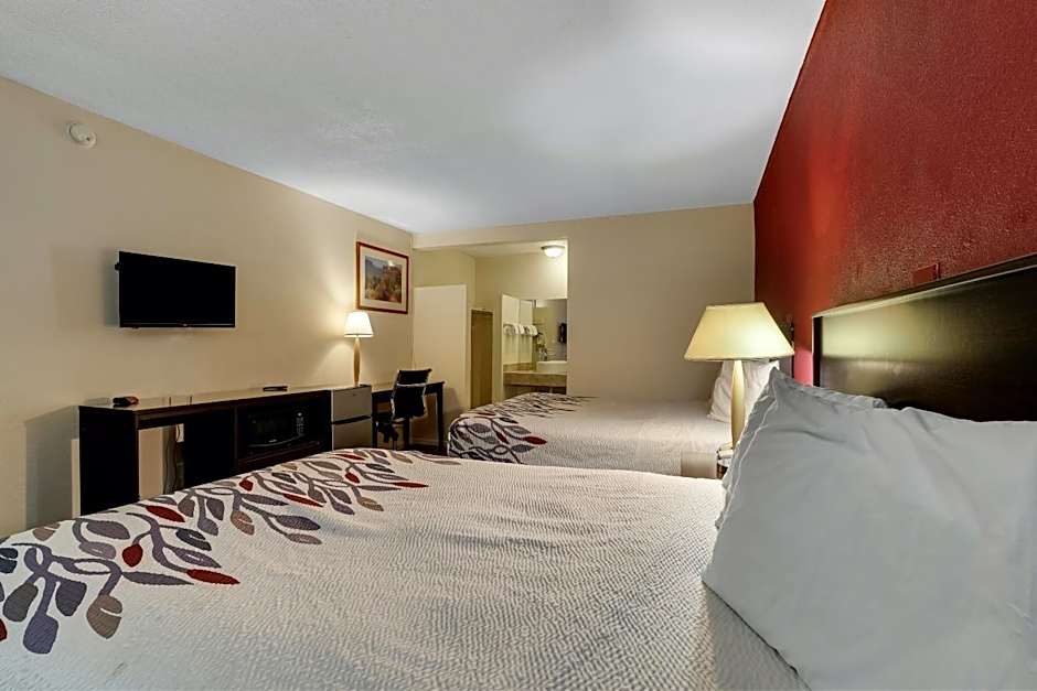 Red Roof Inn Needles