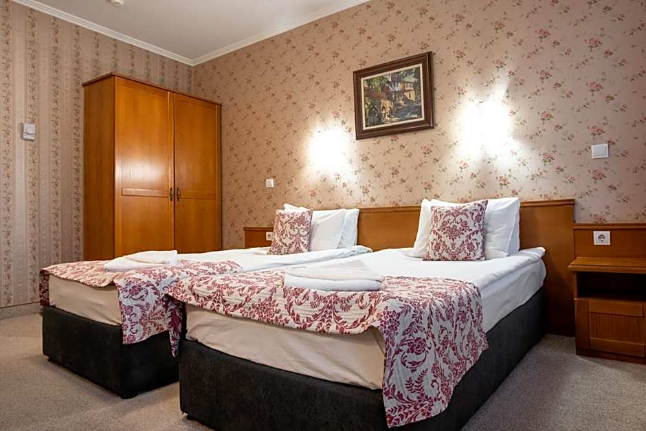 Real Hotel
