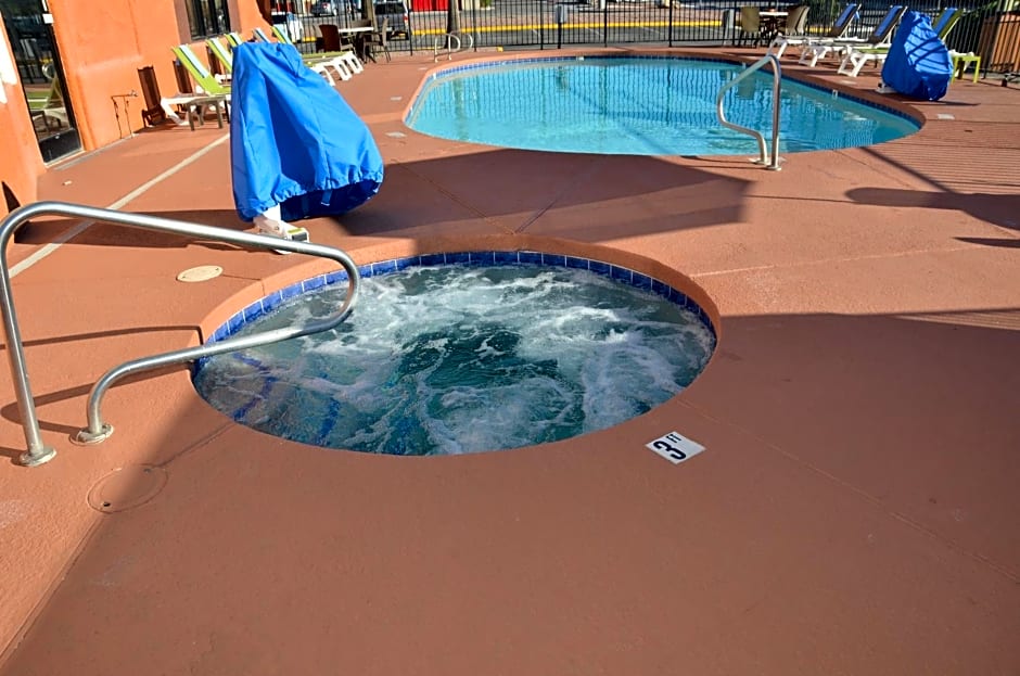 Days Inn & Suites by Wyndham Tucson/Marana