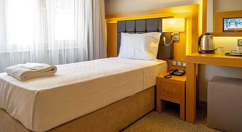 LOTUS PARK HOTEL
