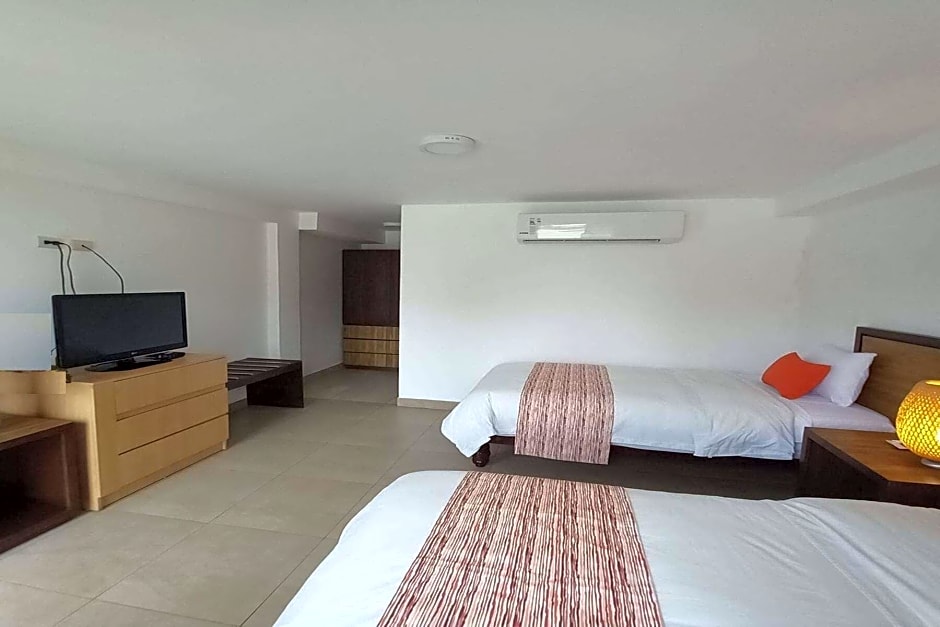 Howard Johnson by Wyndham Montanita