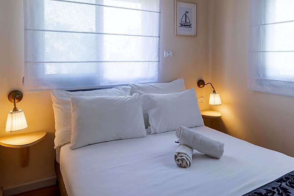 Domus Bat Galim Hotel