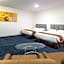 Aston Boutec Hotel Lintas Plaza