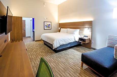 King Room - Hearing Accessible