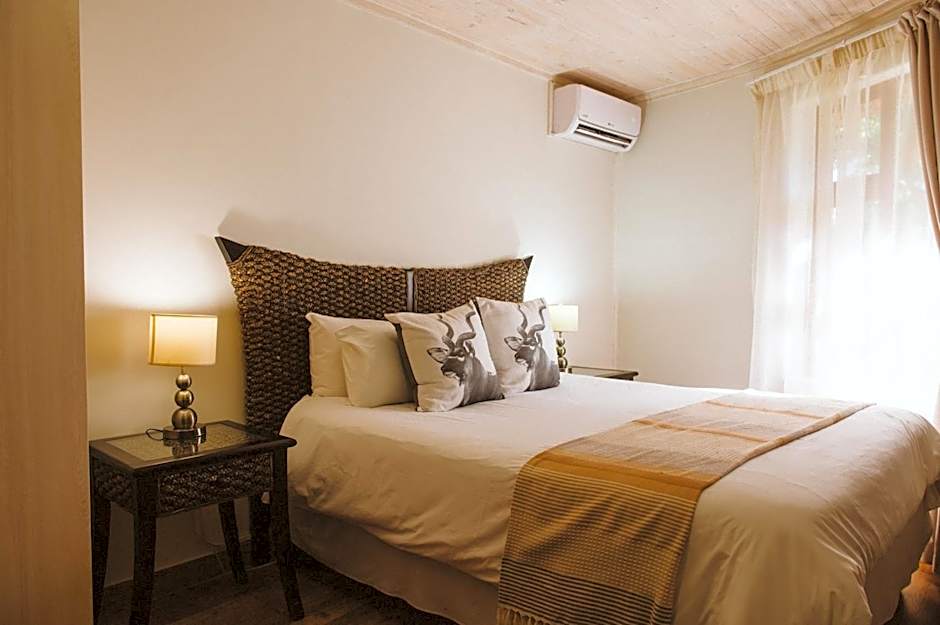Monzi Safari Lodge
