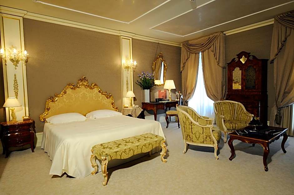 Photo 1 of 4 of Junior Suite