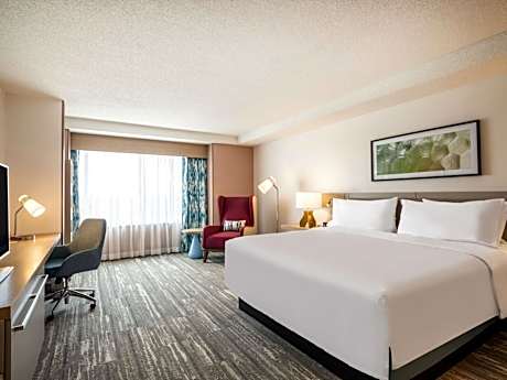 King Room with River View - Hearing Accessible