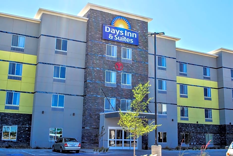 Days Inn & Suites by Wyndham Lubbock Medical Center