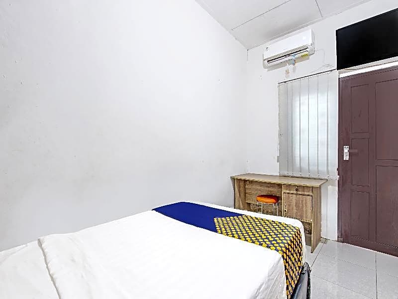 SPOT ON 91521 Mayong Guesthouse