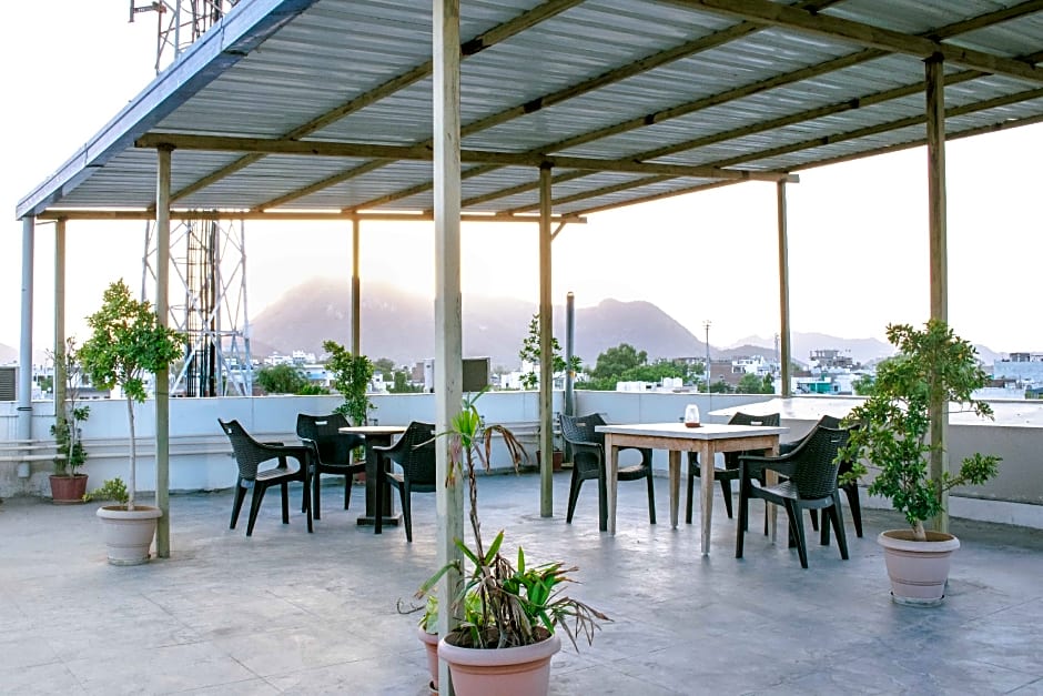 Treebo Paras Raj Near City Palace