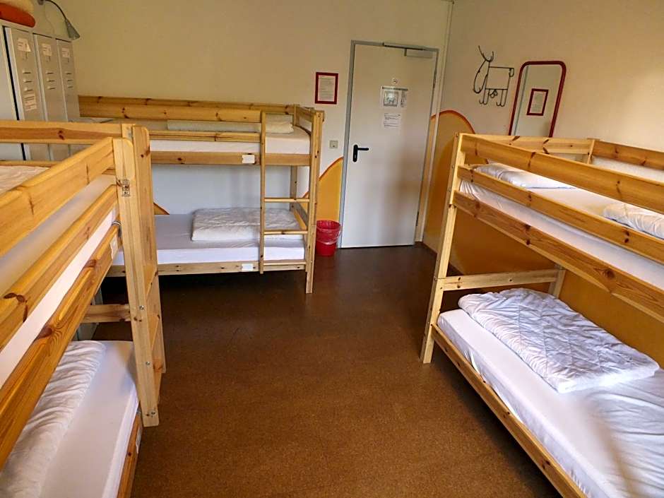 Max Hostel