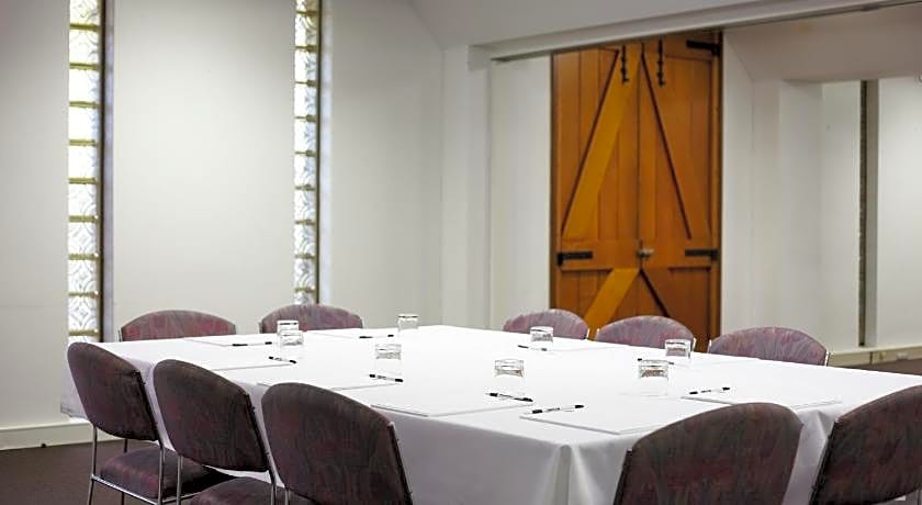 Comfort Hotel Adelaide Meridien