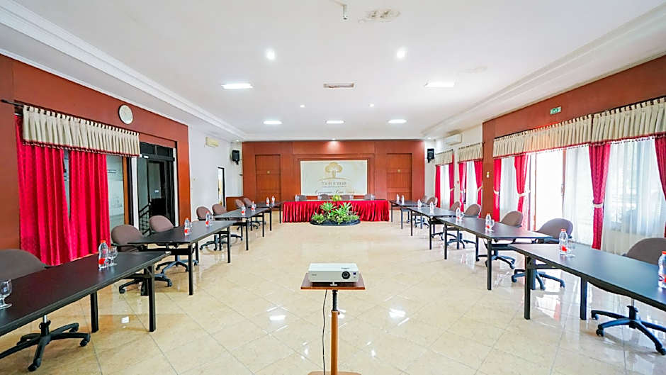 Tripletree Sinergi Hotel Tretes