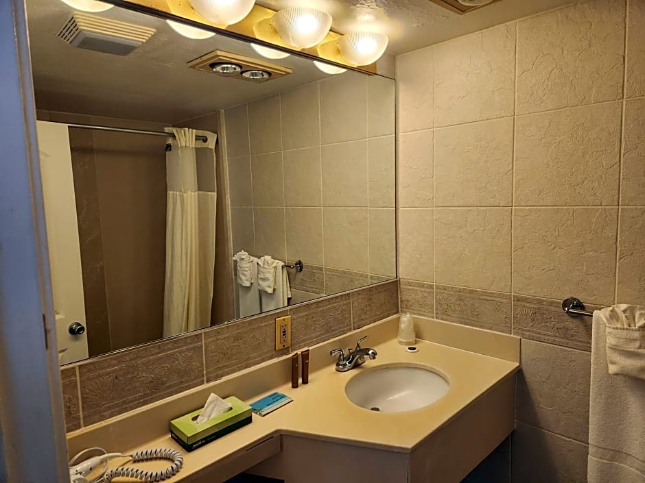 Hyannis Travel Inn
