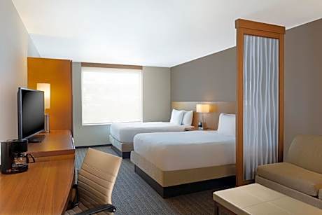 Queen Room with Two Queen Beds and City View