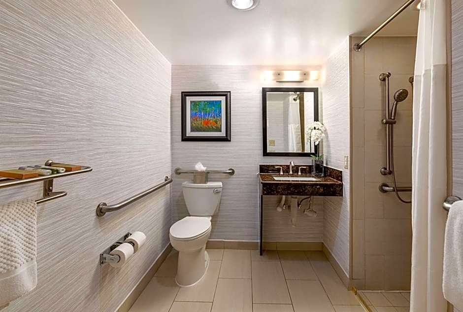DoubleTree By Hilton Denver Thornton