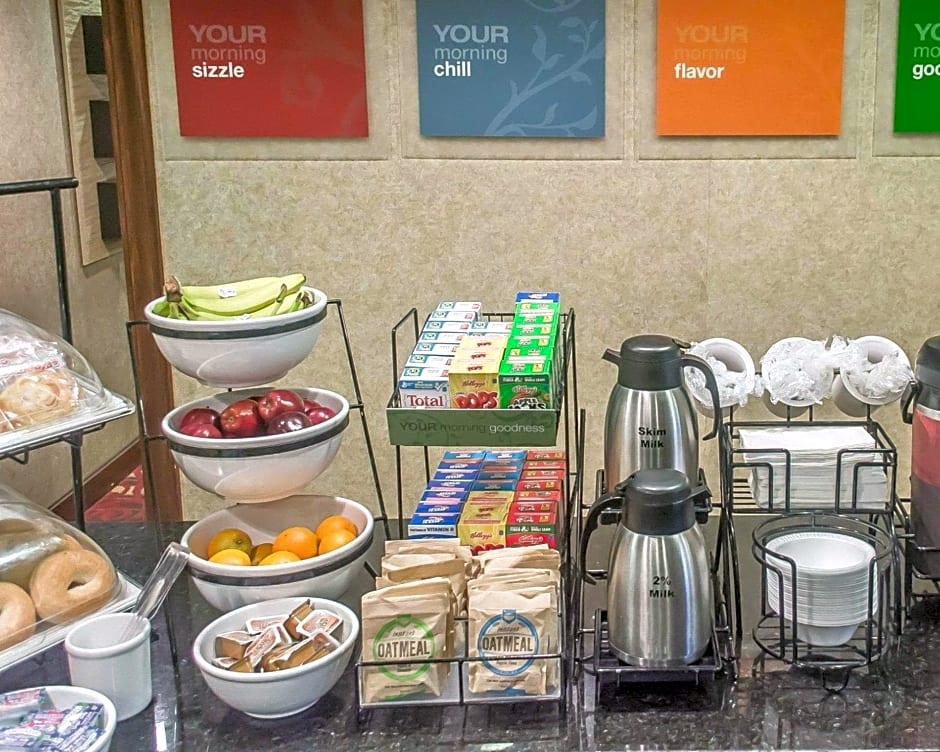 Days Inn by Wyndham Austintown