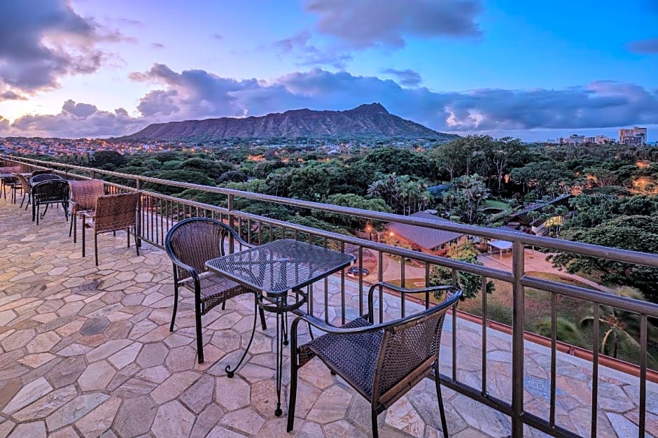 Castle at Waikiki Grand